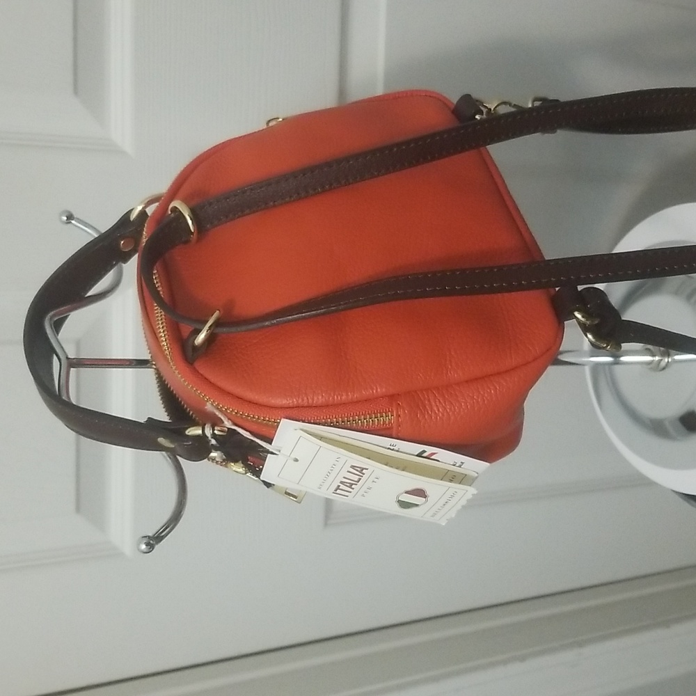 Italia Leather Convertable Purse NWT